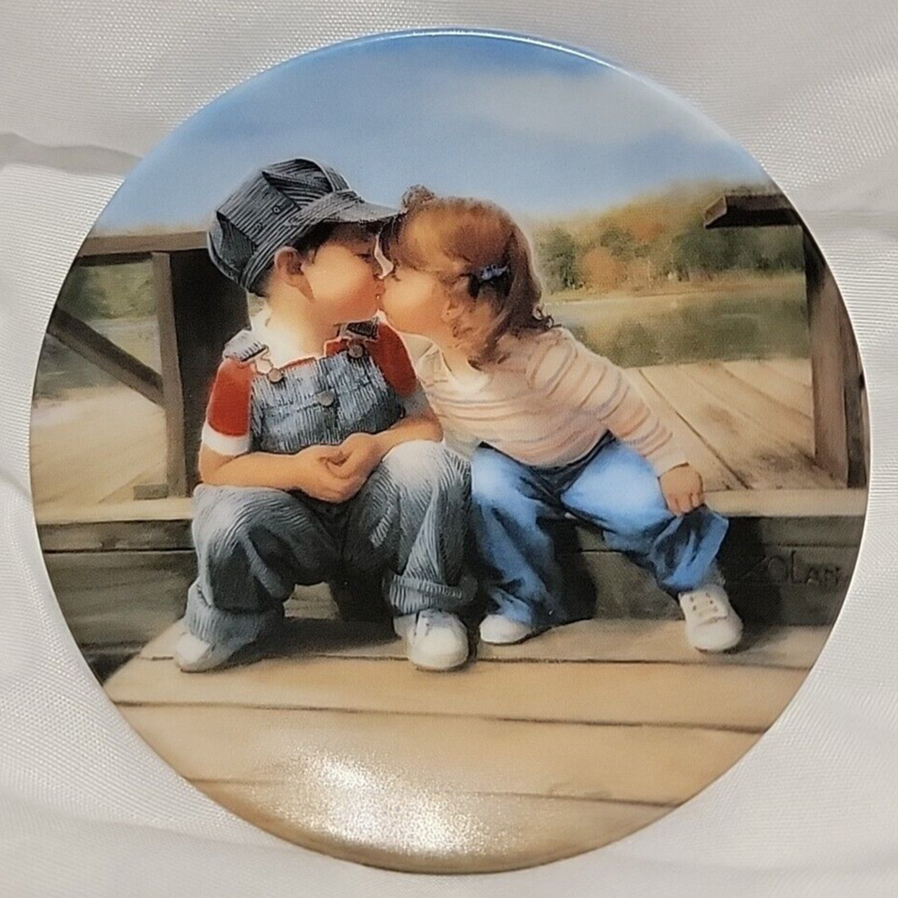 FIRST KISS "VALENTIN'S DAY" PEMBERTON & OAKES PLATE by DONALD ZOLAN 1989 2759B